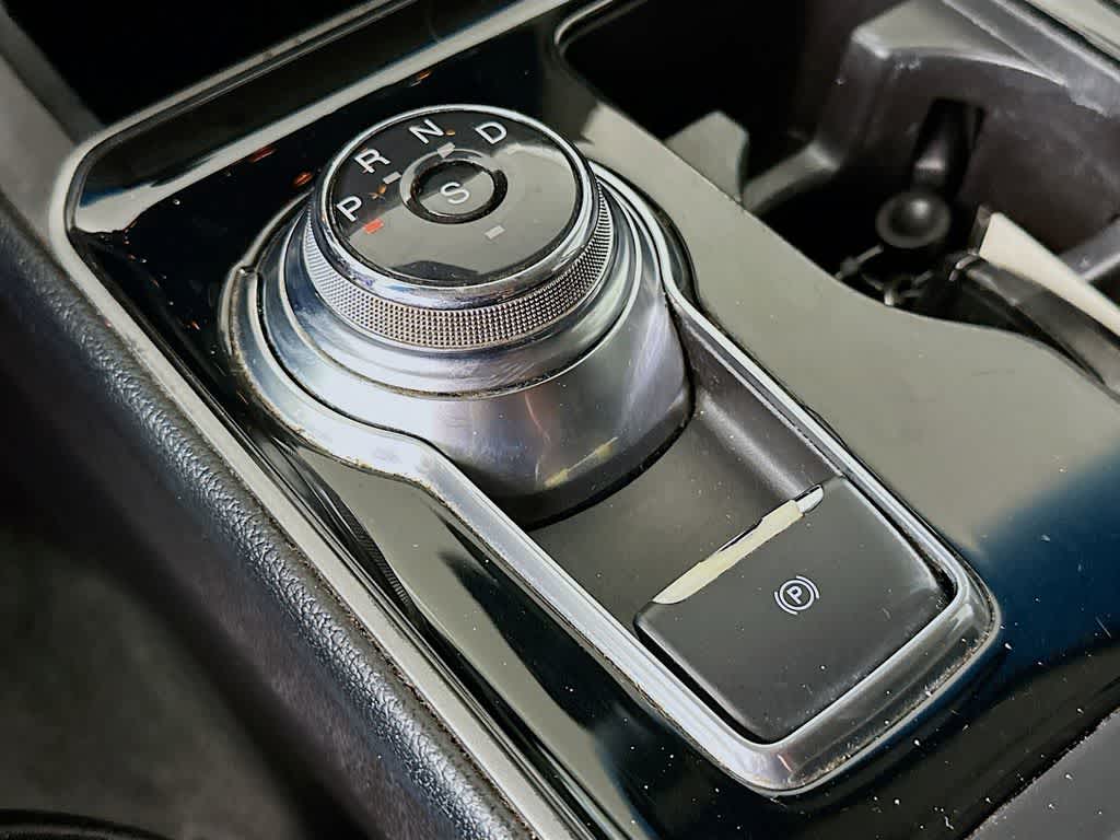 Thumbnail: 2019 Ford Edge - 19