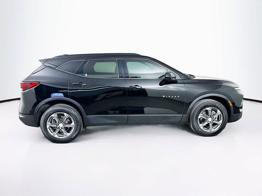 Thumbnail: 2023 Chevrolet Blazer - 26