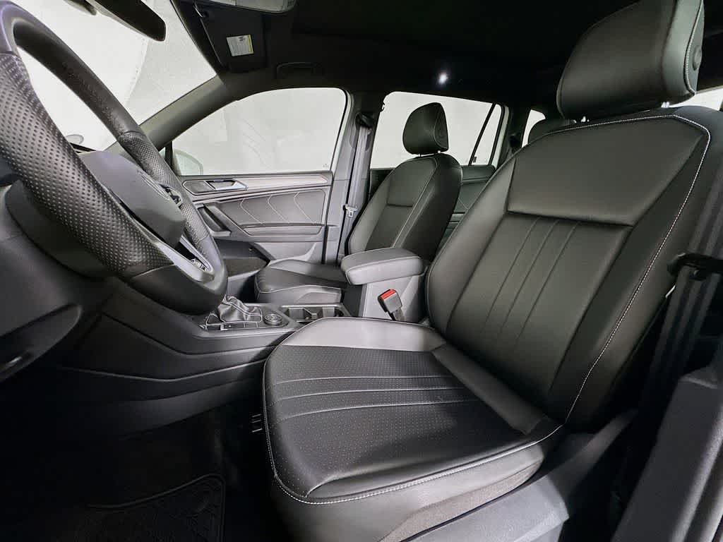 Thumbnail: 2024 Volkswagen Tiguan - 12
