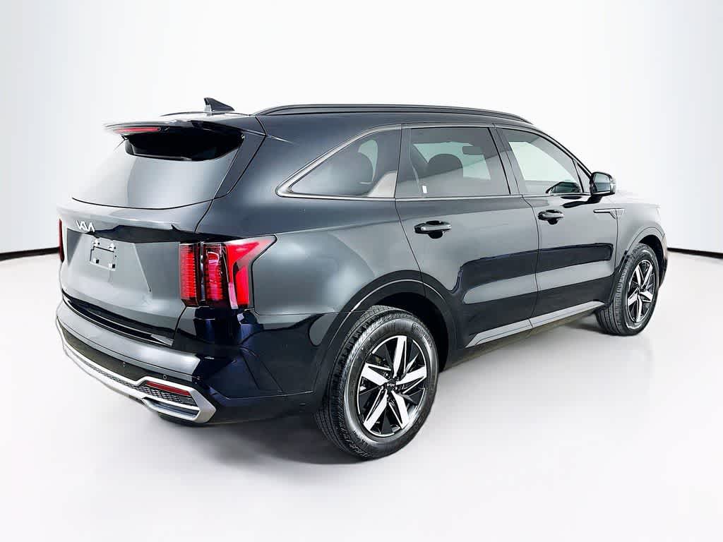 Thumbnail: 2023 Kia Sorento - 25