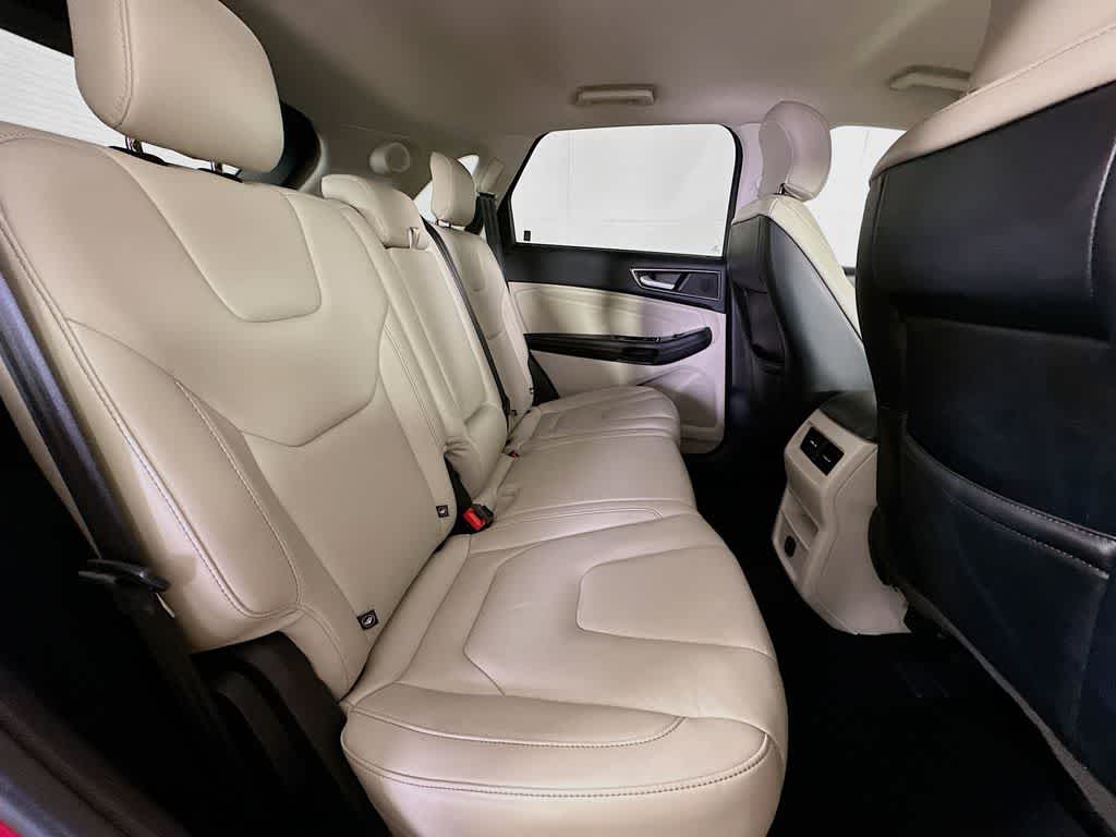 Thumbnail: 2017 Ford Edge - 30