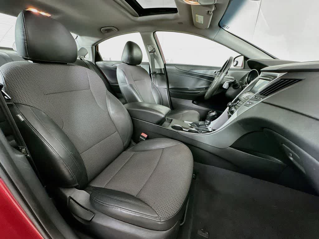 Thumbnail: 2011 Hyundai Sonata - 13