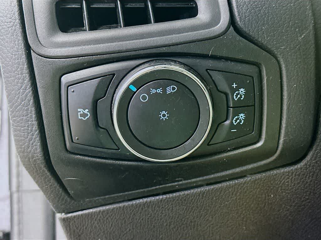 Thumbnail: 2013 Ford Focus - 26