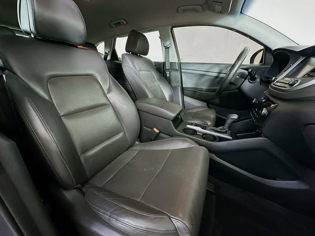 Thumbnail: 2016 Hyundai Tucson - 15