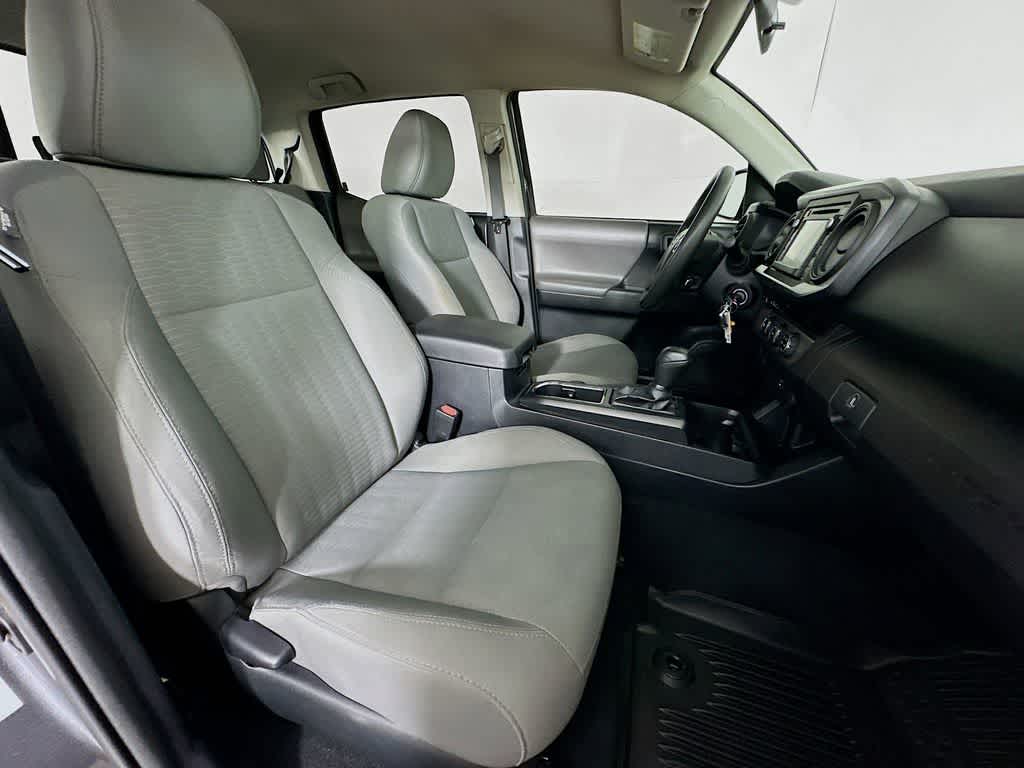 Thumbnail: 2018 Toyota Tacoma - 13