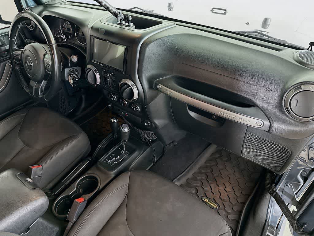 Thumbnail: 2017 Jeep Wrangler - 29