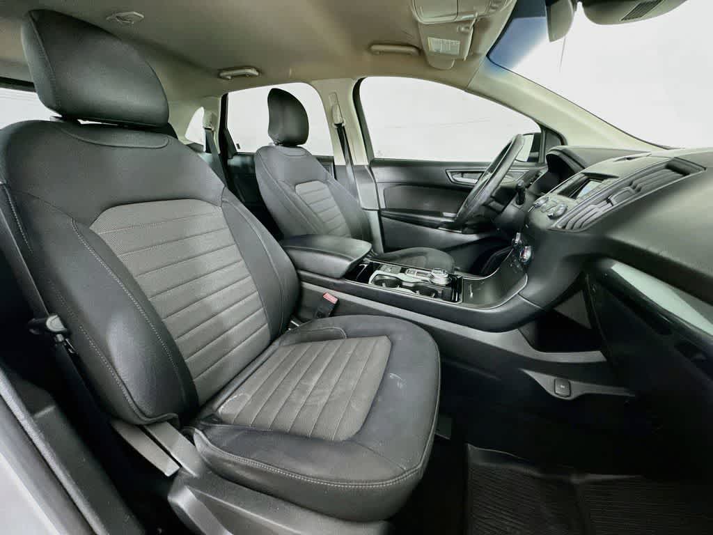 Thumbnail: 2019 Ford Edge - 15