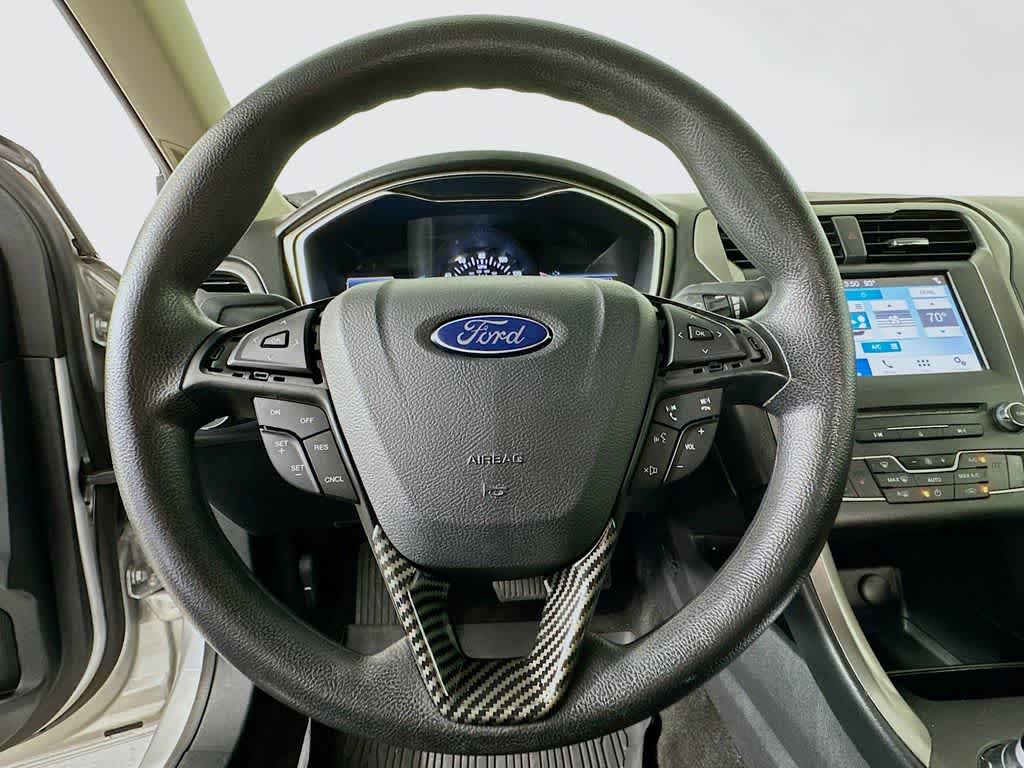 Thumbnail: 2017 Ford Fusion - 16