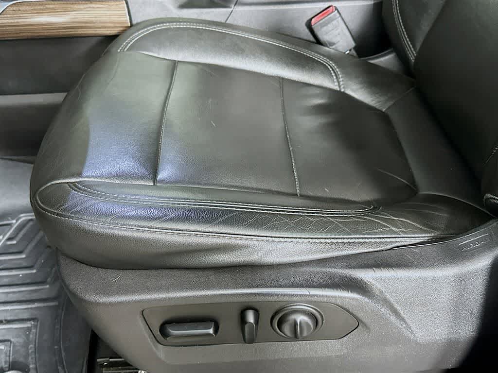 Thumbnail: 2019 Chevrolet Silverado 1500 - 33