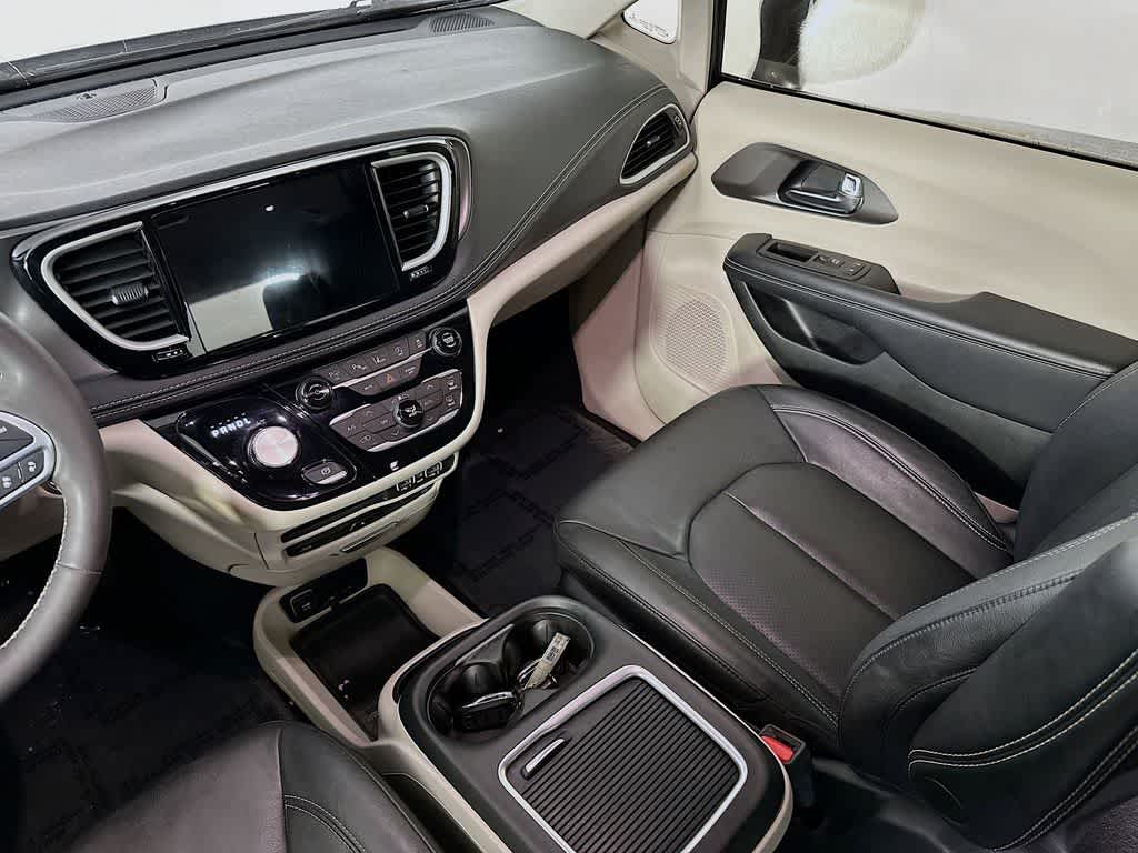 Thumbnail: 2022 Chrysler Pacifica - 11