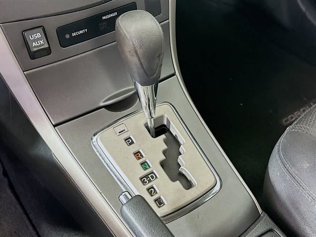 Thumbnail: 2013 Toyota Corolla - 18