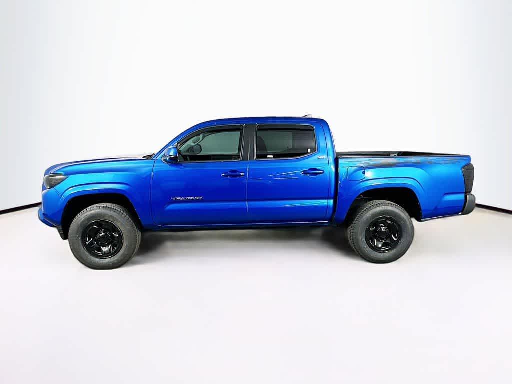 Thumbnail: 2018 Toyota Tacoma - 3