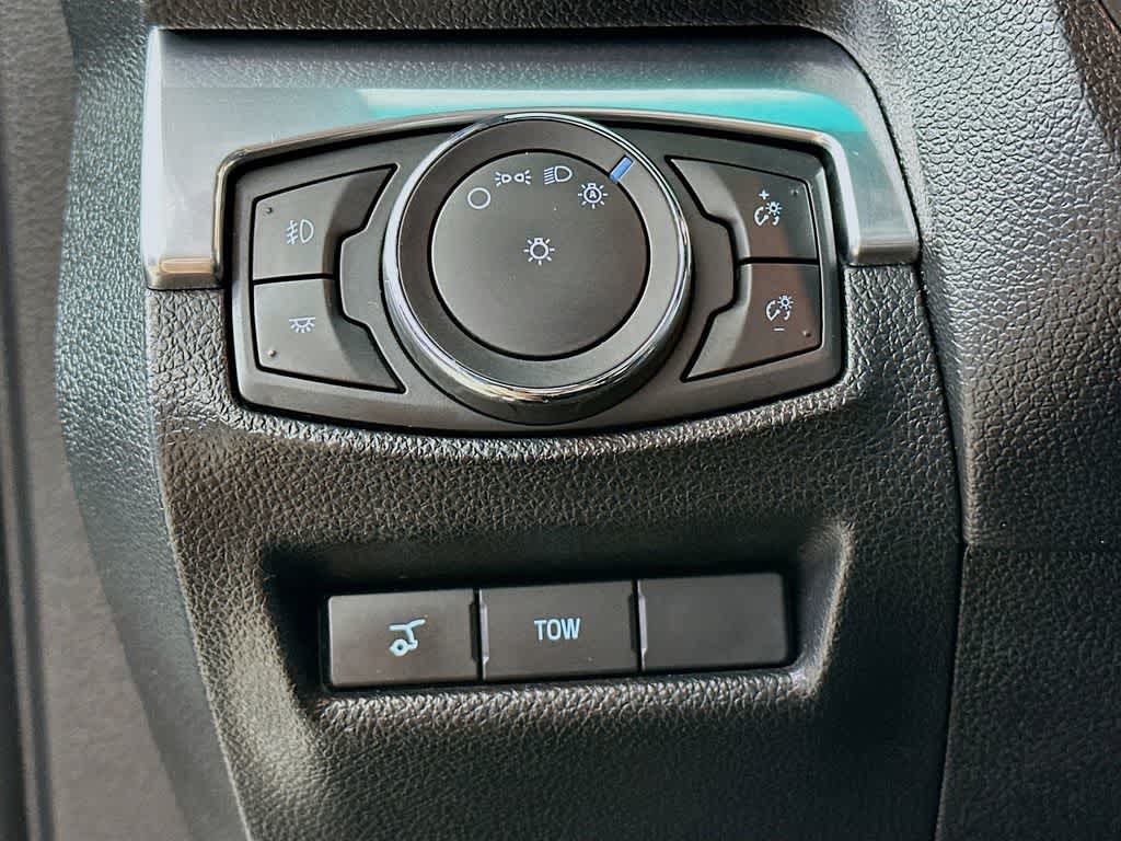 Thumbnail: 2016 Ford Explorer - 27
