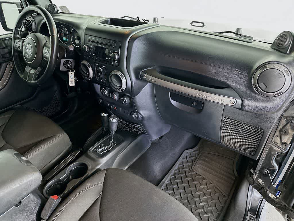 Thumbnail: 2014 Jeep Wrangler - 27