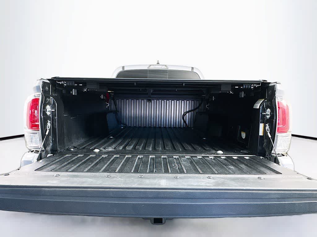 Thumbnail: 2021 Toyota Tacoma - 20