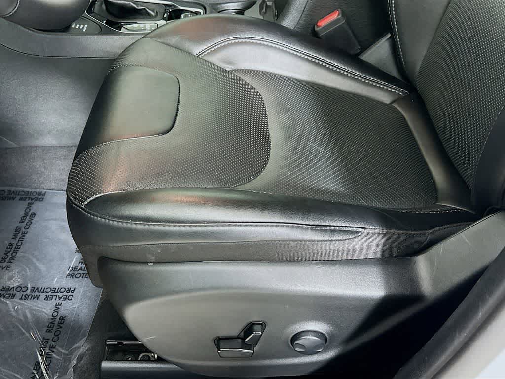 Thumbnail: 2023 Jeep Cherokee - 31