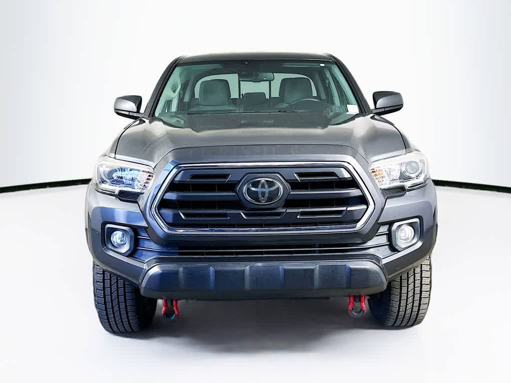 Thumbnail: 2018 Toyota Tacoma - 6