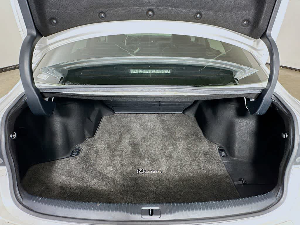 2016 Lexus IS 200t 21