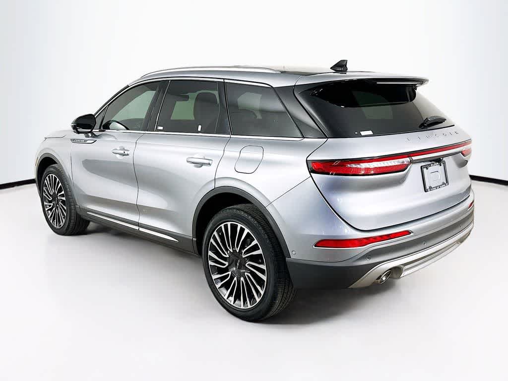 Thumbnail: 2021 Lincoln Corsair - 4