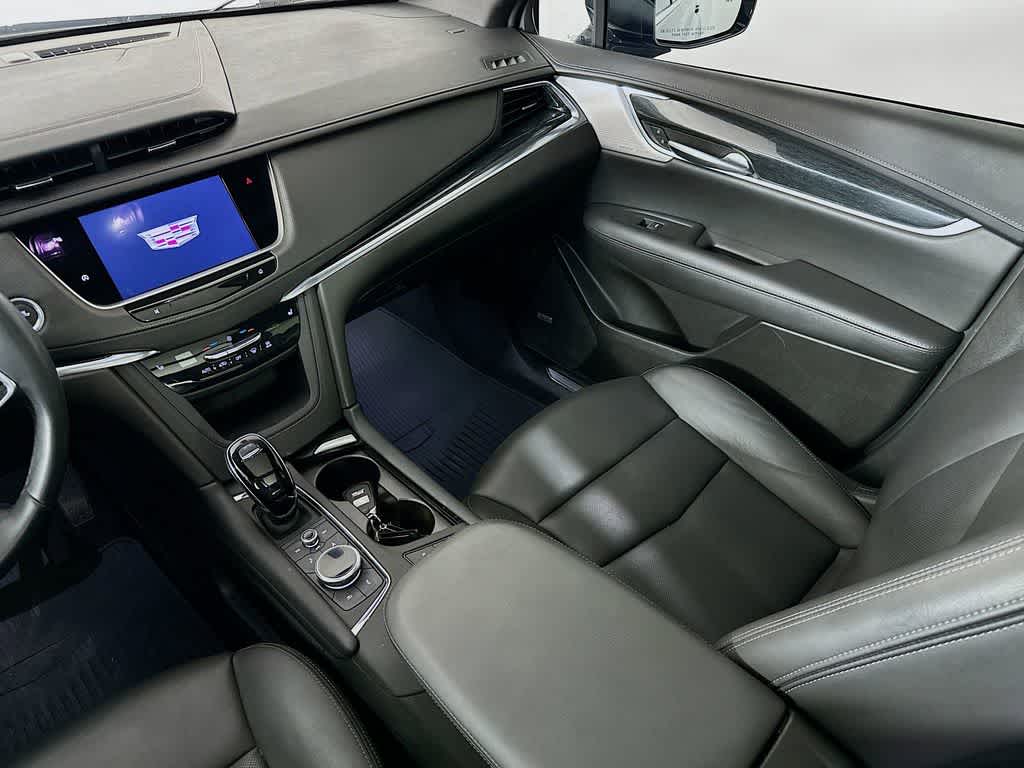 Thumbnail: 2023 Cadillac XT5 - 11