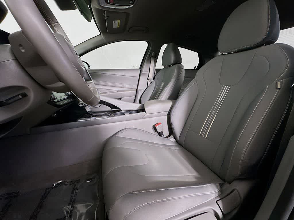 Thumbnail: 2023 Hyundai Elantra - 11