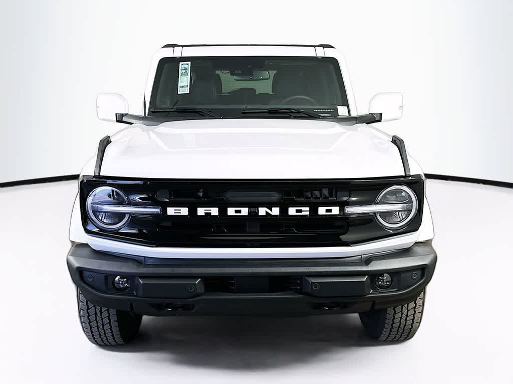 2025 Ford Bronco Outer Banks 6
