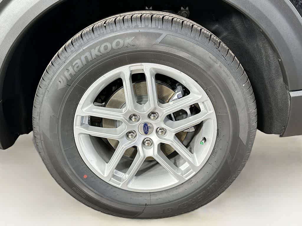 Thumbnail: 2025 Ford Explorer - 8