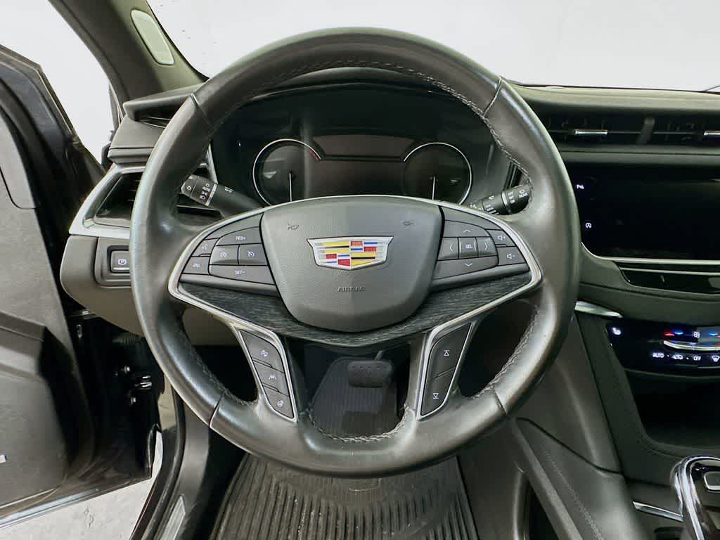 Thumbnail: 2023 Cadillac XT5 - 16