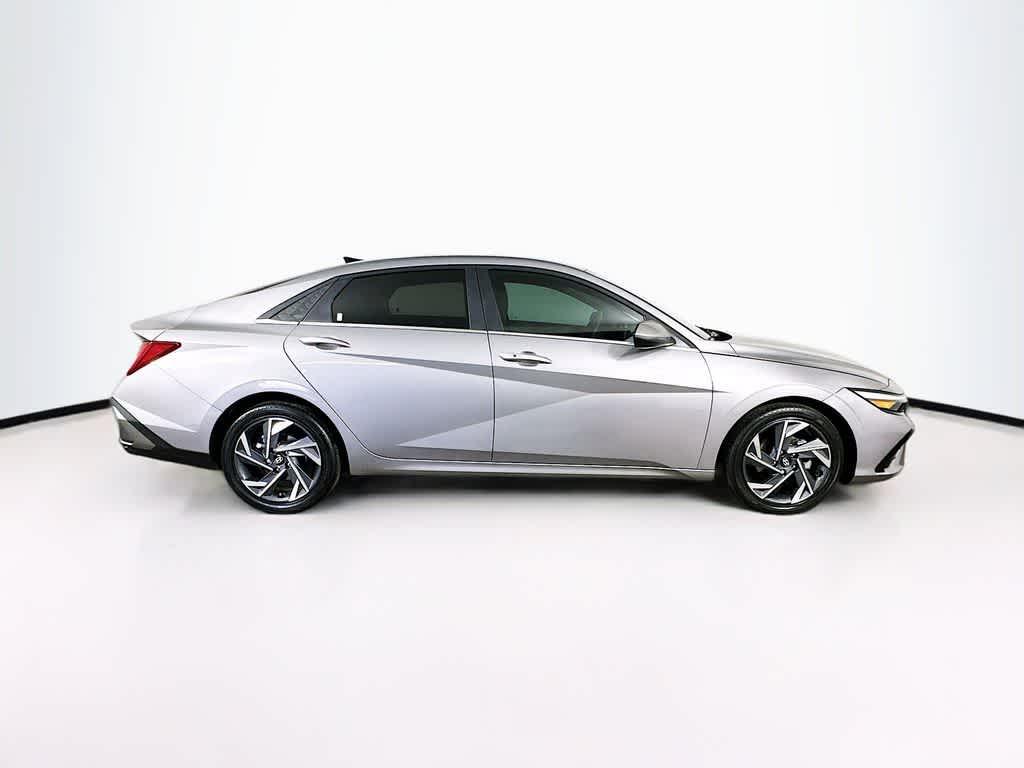 Thumbnail: 2025 Hyundai Elantra - 25