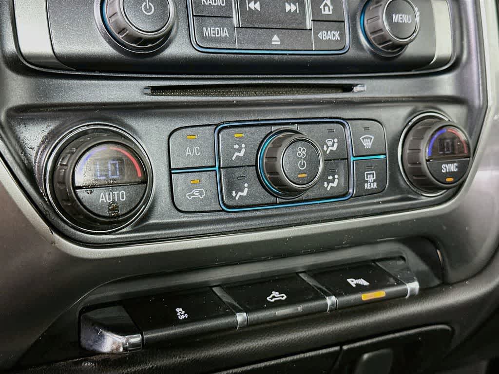 Thumbnail: 2015 Chevrolet Silverado 1500 - 17