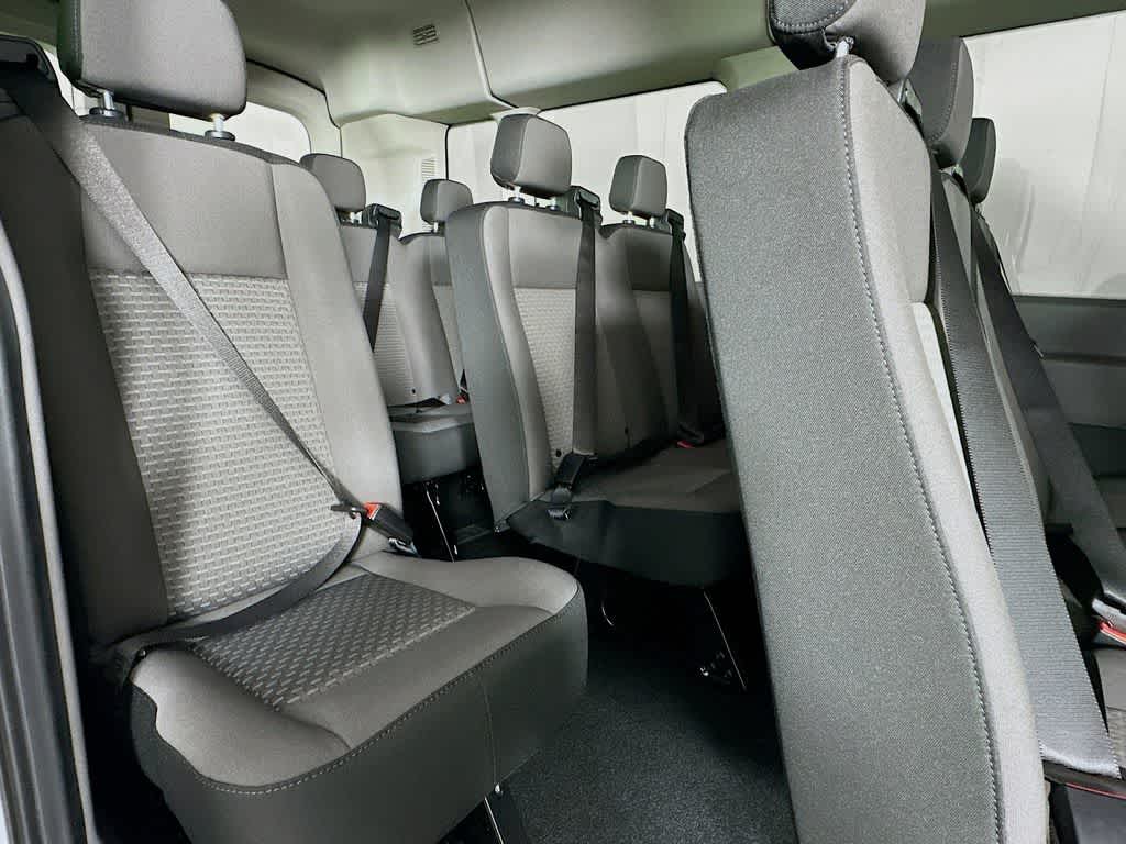 Thumbnail: 2025 Ford Econoline - 28