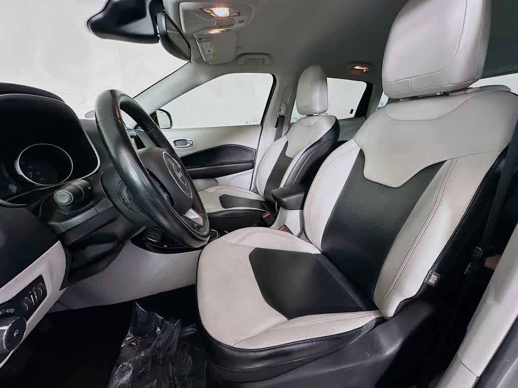 Thumbnail: 2021 Jeep Compass - 12