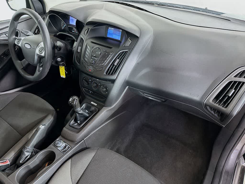 Thumbnail: 2013 Ford Focus - 28