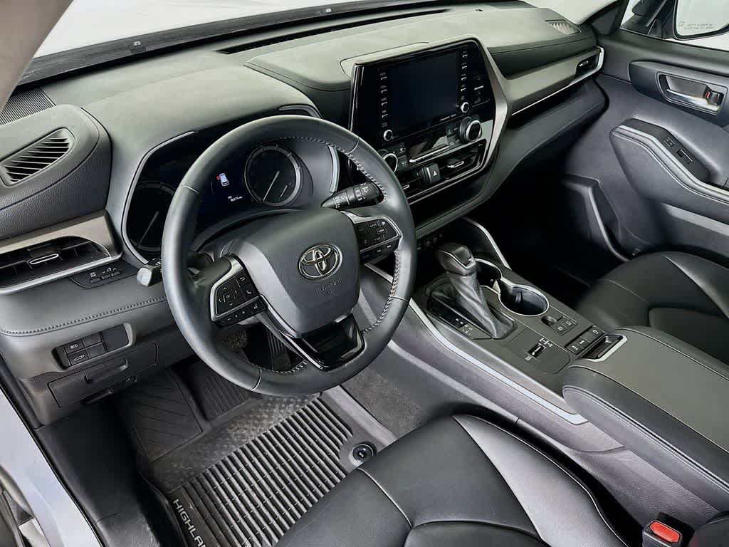 Thumbnail: 2020 Toyota Highlander - 2