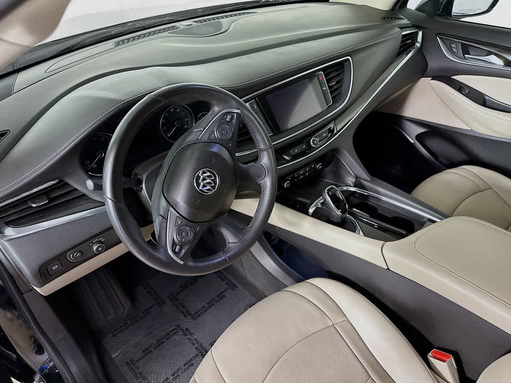 2018 Buick Enclave Essence 2