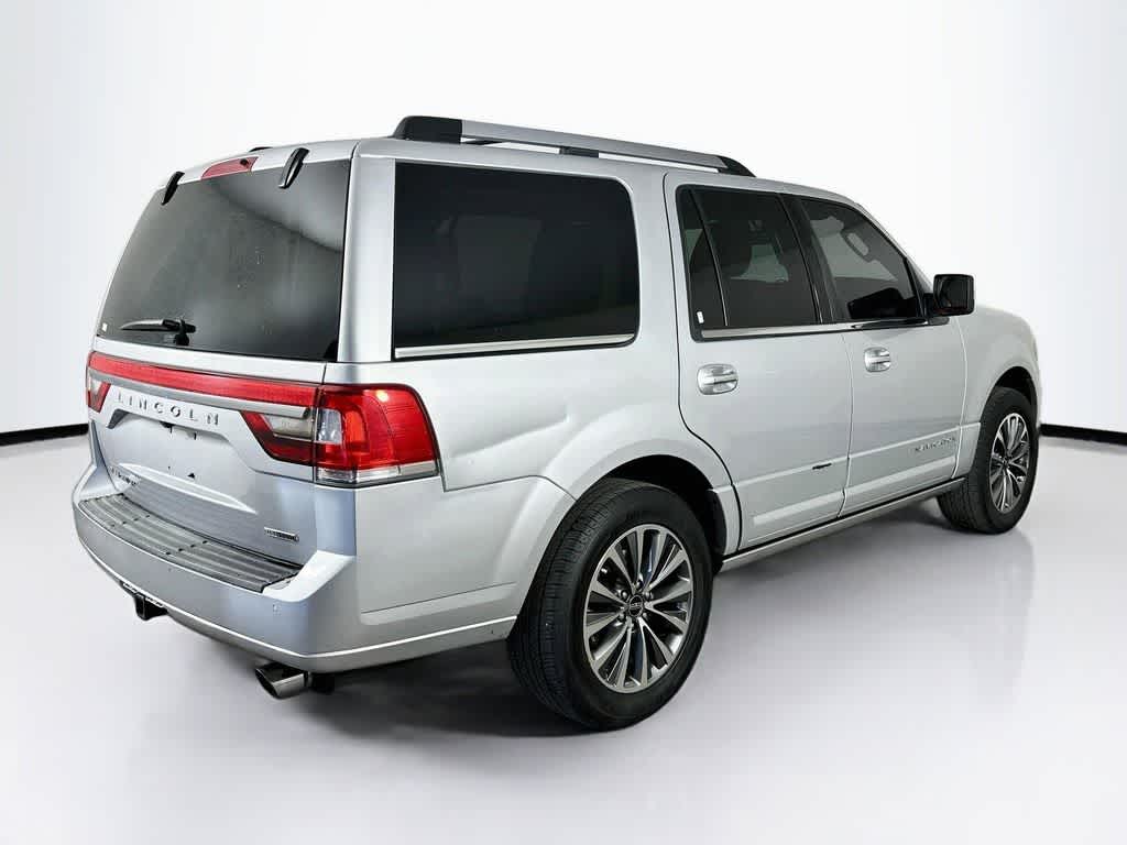 Thumbnail: 2016 Lincoln Navigator - 25