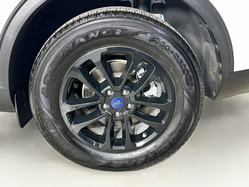 Thumbnail: 2020 Ford Escape - 8