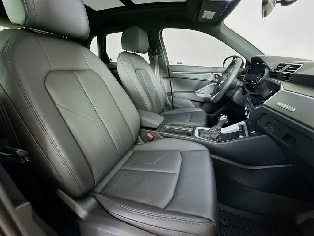 Thumbnail: 2024 Audi Q3 - 15