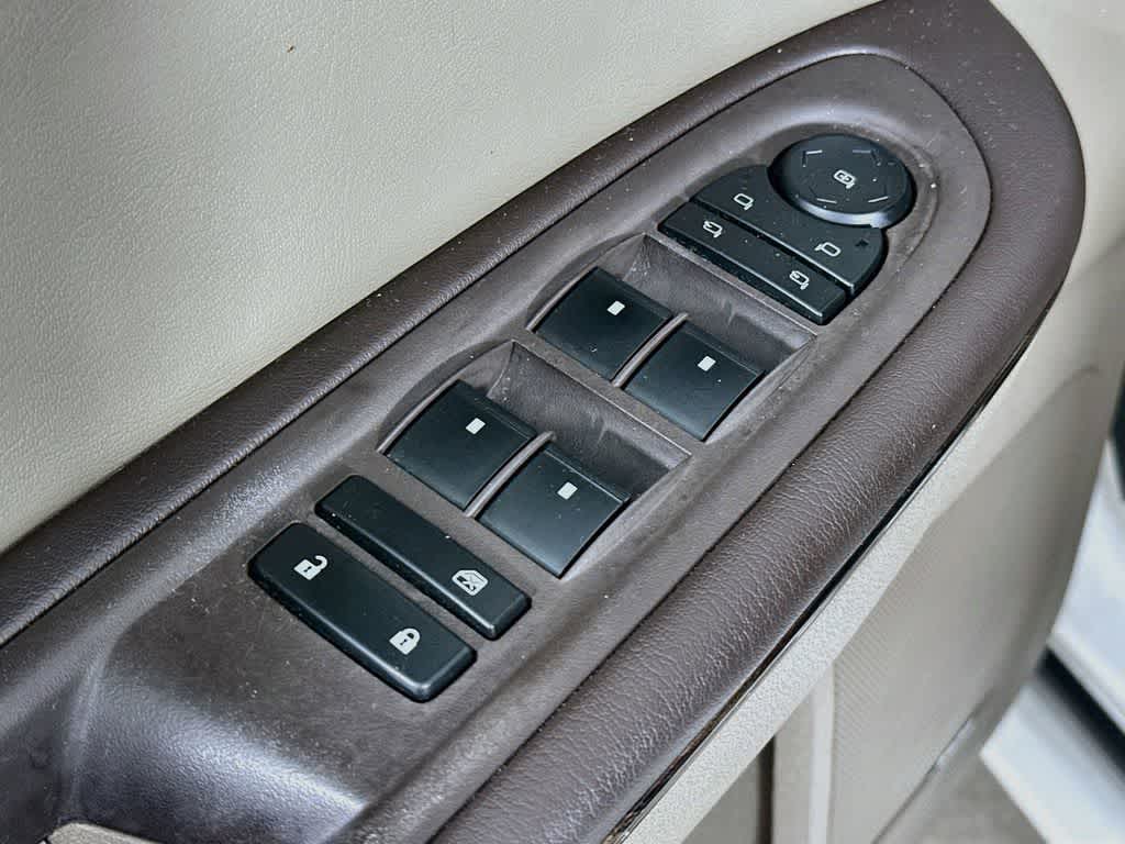 Thumbnail: 2014 GMC Acadia - 28