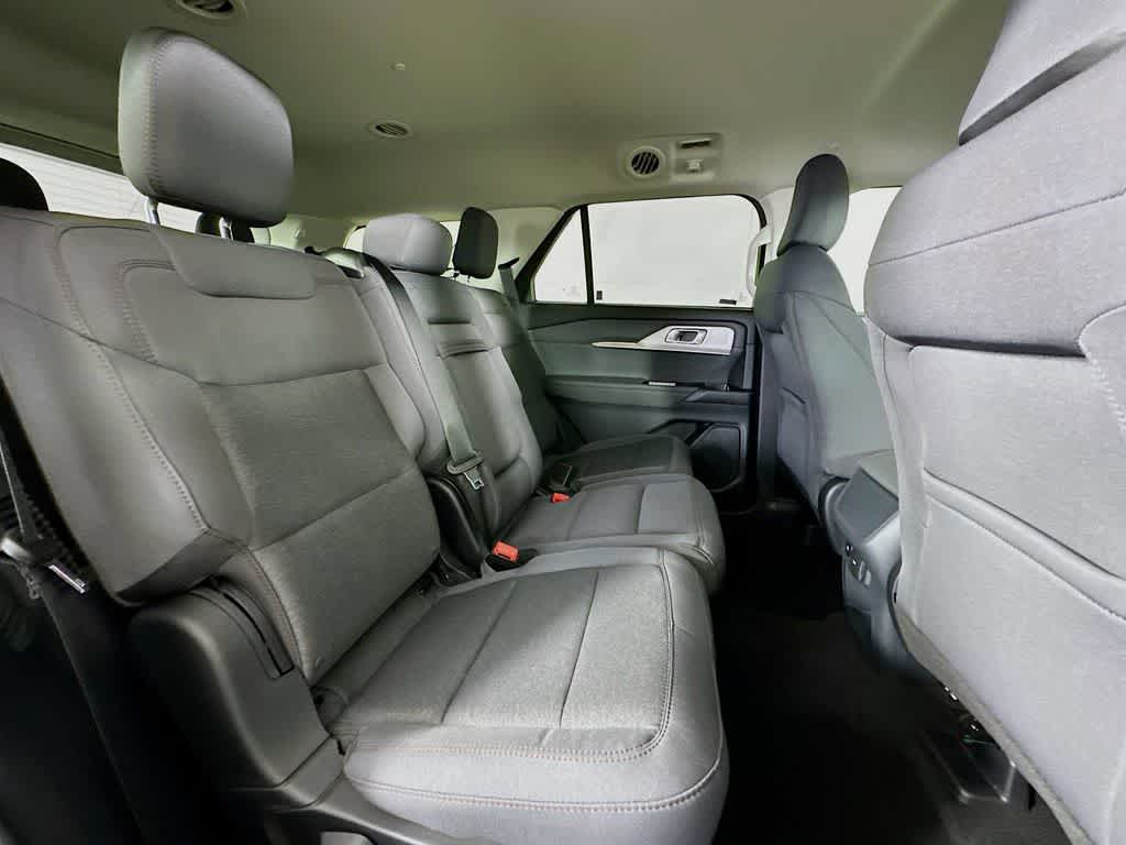 Thumbnail: 2025 Ford Explorer - 31