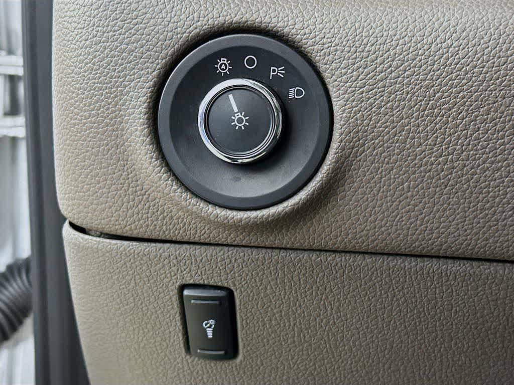 Thumbnail: 2016 Lincoln Navigator - 26