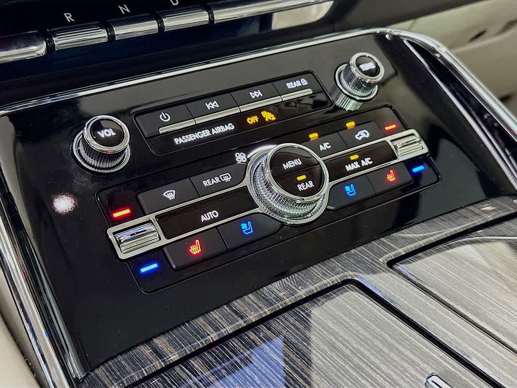 Thumbnail: 2020 Lincoln Navigator - 18