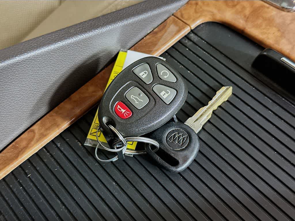 Thumbnail: 2010 Buick Enclave - 21