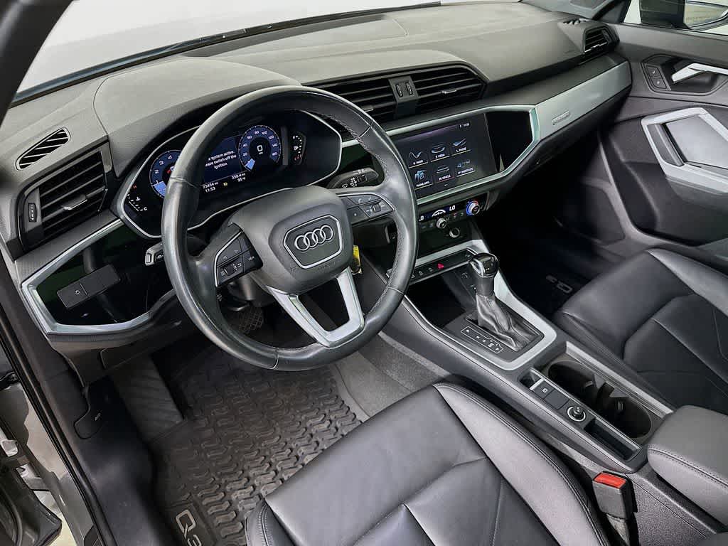 Thumbnail: 2021 Audi Q3 - 2