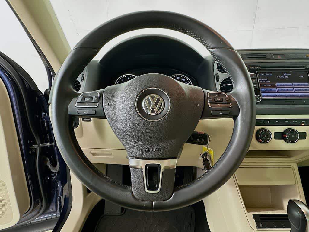 Thumbnail: 2015 Volkswagen Tiguan - 16