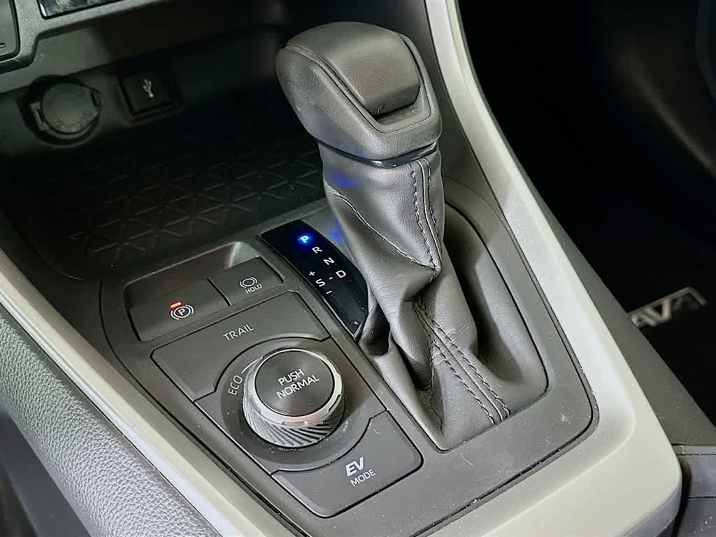 Thumbnail: 2021 Toyota RAV4 - 19