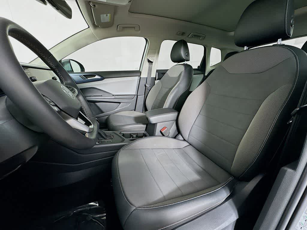 Thumbnail: 2022 Volkswagen Taos - 12