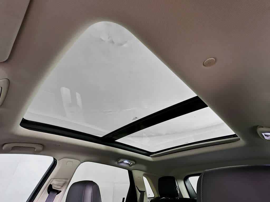 Thumbnail: 2017 Cadillac XT5 - 32