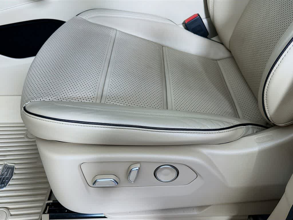 Thumbnail: 2021 Cadillac Escalade - 32