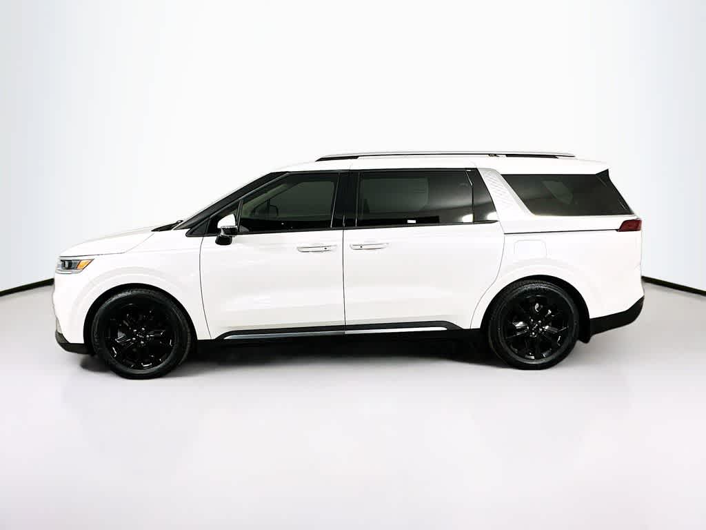 Thumbnail: 2022 Kia Carnival - 3